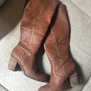 Crown Vintage Brown Boots with Heel